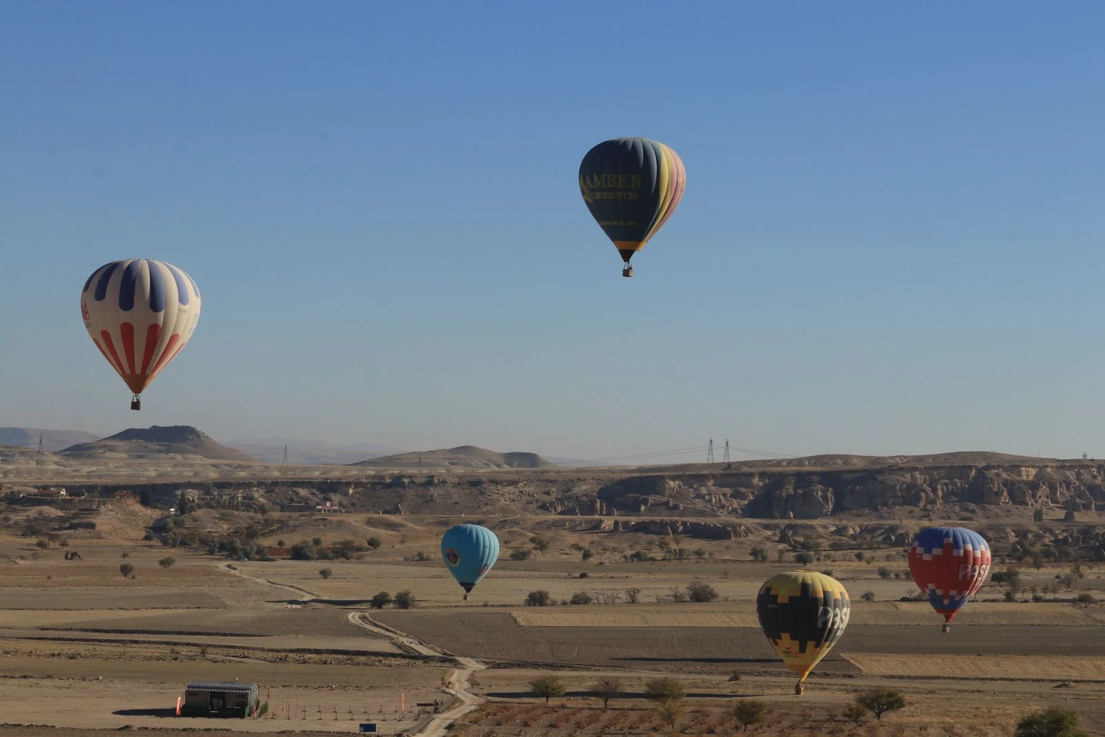 Ilustrasi suasana Cappadocia, bukan penawaran nyata